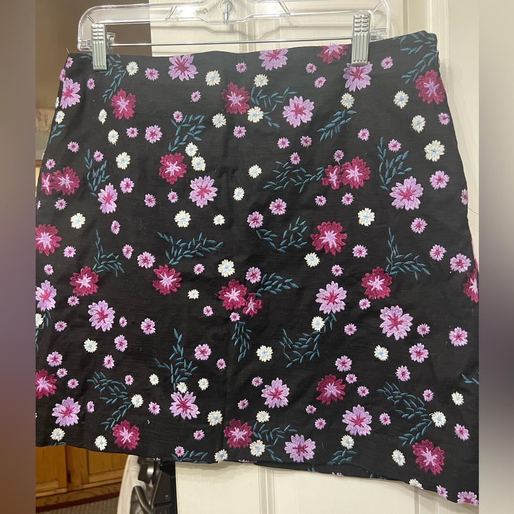 Loft mini skirt